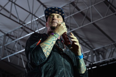 Vanilla Ice's performance at Trump's Mar-a-Lago New Year's party is painful.