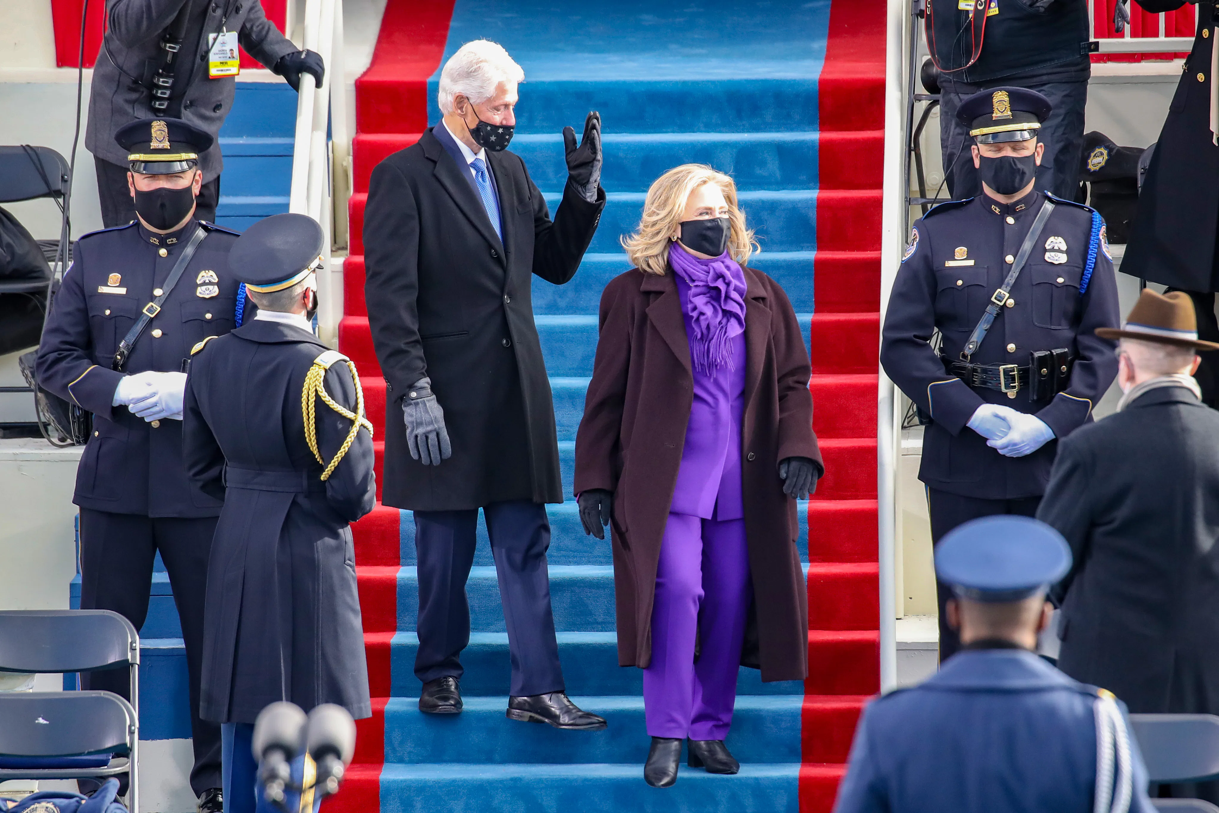 Kamala Harris’ Inauguration 2021 Outfit Has A Subtle Mixed Message