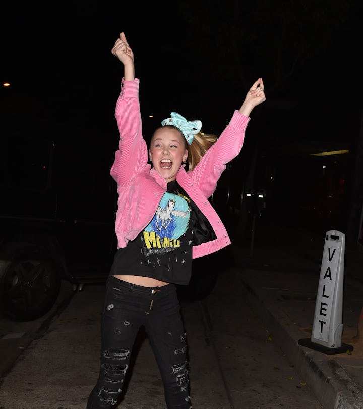 JoJo Siwa just shut down a troll in a perfect, positive way.