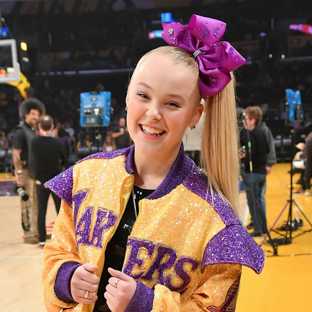 JoJo Siwa's coming out post sparked an outpouring of love and support from her fellow celebrities.