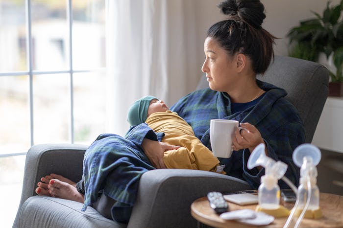 mom with newborn