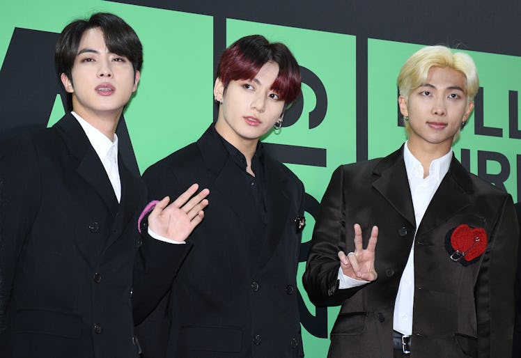 These tweets about BTS' Jungkook's long blonde hair are all here for it.
