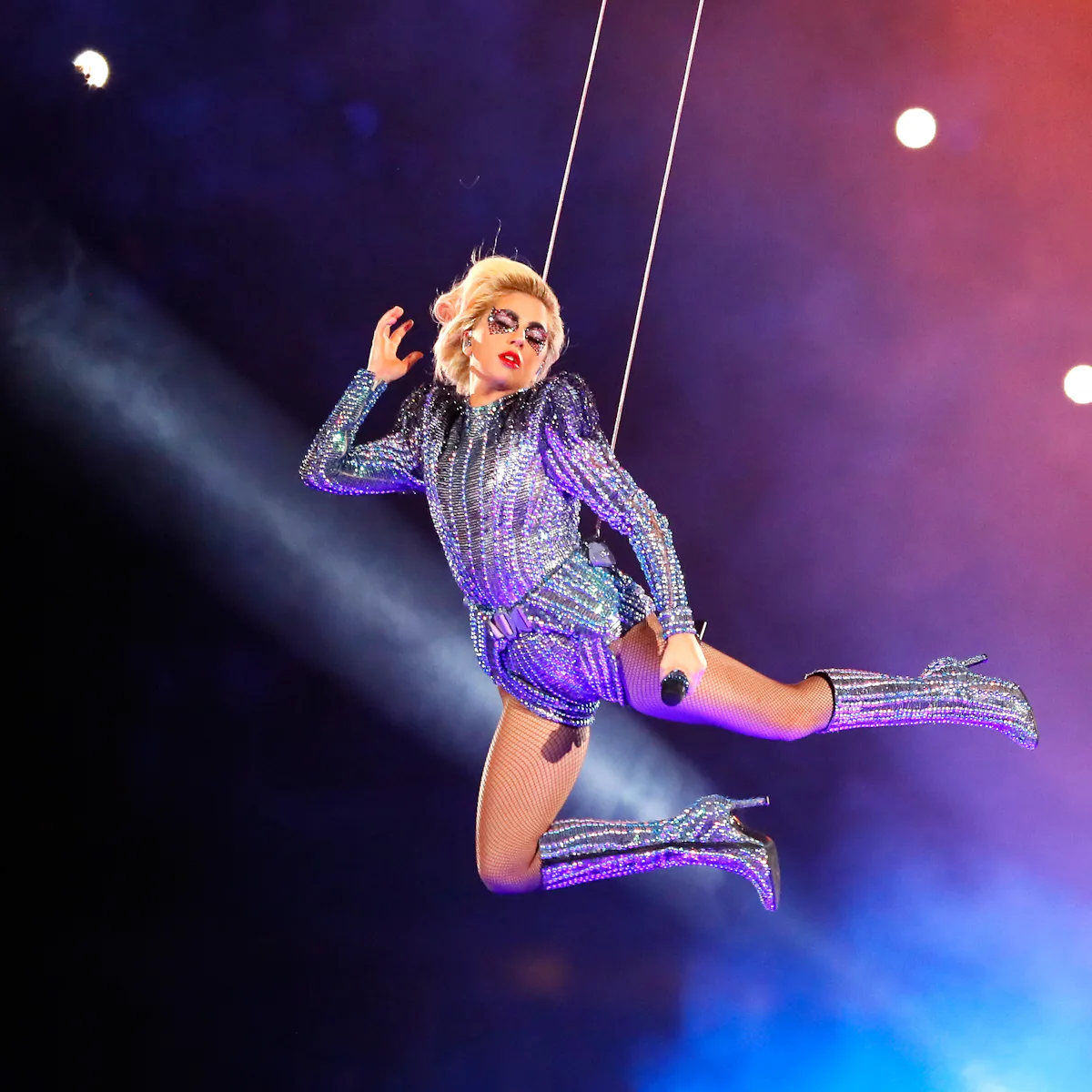 10 Easy DIY Lady Gaga Halloween Costume Ideas 10 Easy DIY Lady Gaga Halloween Costume Ideas