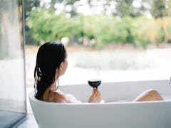 Here's how to apply to Hotels.com's Bath Boss tester job to soak and win $5,000.