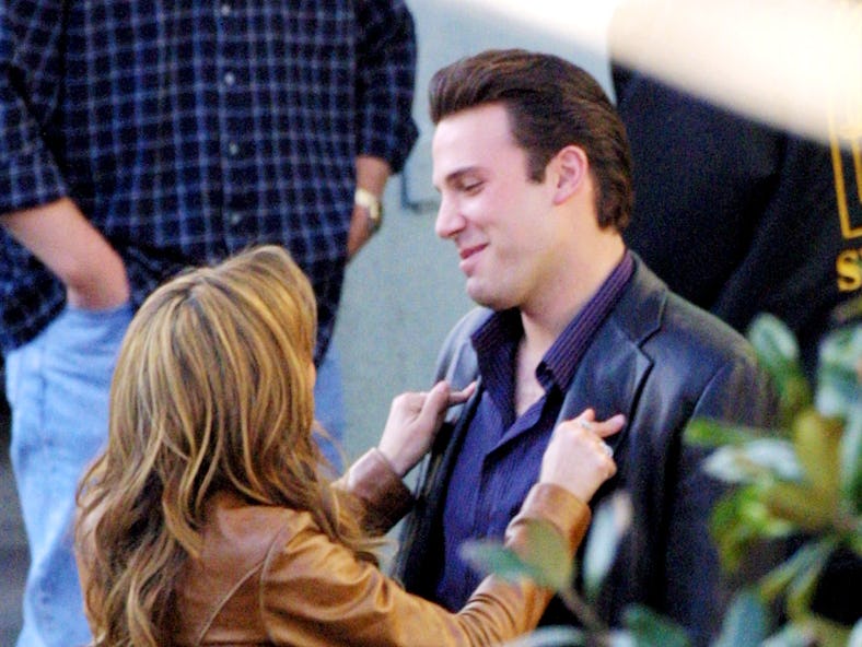 Co-stars Jennifer Lopez and Ben Affleck prepare to film a scene on the set of "Gigli" December 18, 2...