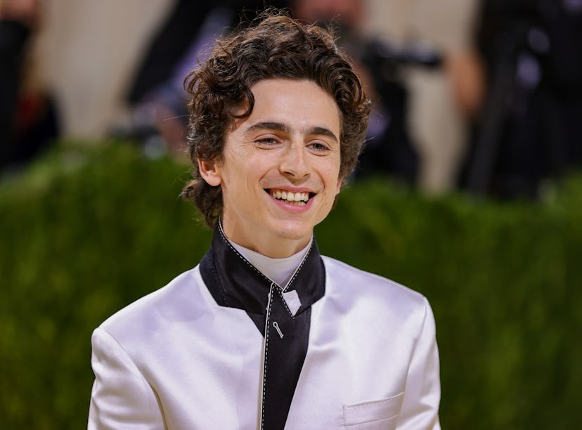 Twitter is losing it after Timothée Chalamet shared photos of himself as Willy Wonka.