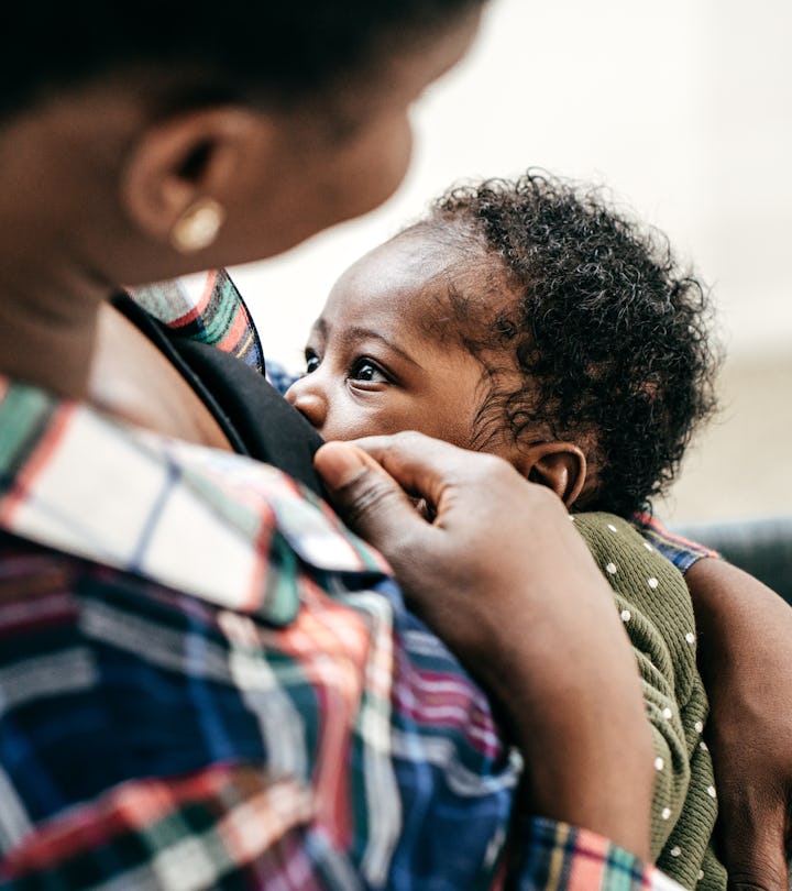 These breastfeeding positions for women with back problems can alleviate pain. 