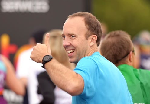 Matt Hancock gives a thumbs up ahead of the Virgin Money London Marathon. Picture date: Sunday Octob...