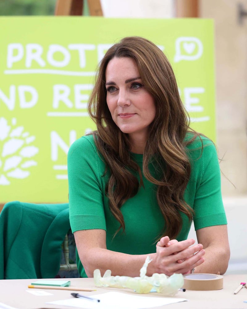 Kate Middleton wears green Zara Basic short sleeve sweater on October 13, 2021.