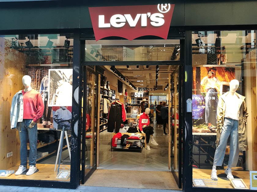 Levi's Black Friday Sale 2021 Includes 40% Off Your Purchase