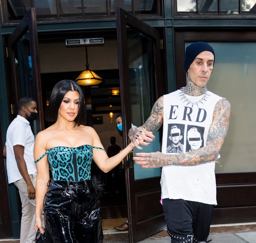Kourtney Kardashian's 'SNL' Instagram with Travis Barker is wild.