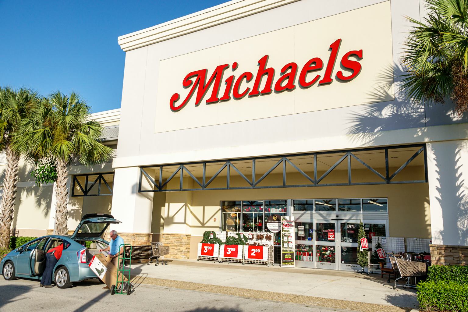 When Does Michaels Put Out Christmas & Holiday 2021 Merchandise?