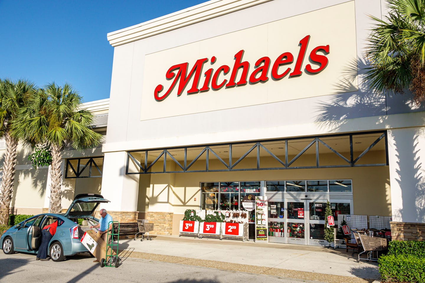 When Does Michaels Put Out Christmas & Holiday 2021 Merchandise?