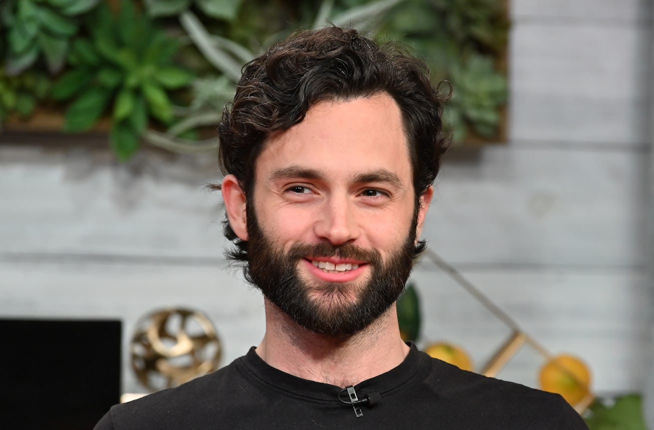 NEW YORK, NEW YORK - JANUARY 09: (EXCLUSIVE COVERAGE) Actor Penn Badgley visits BuzzFeed's "AM To DM...
