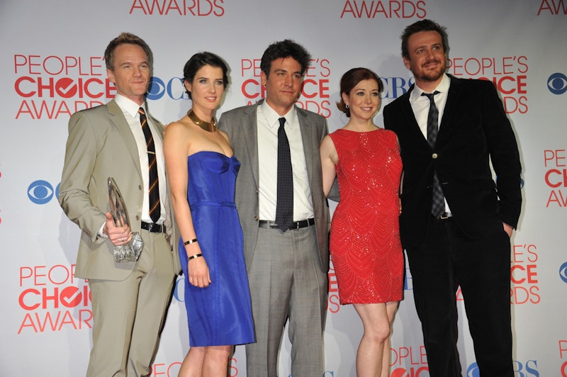 (L-R) Neil Patrick Harris, Cobie Smulders, Josh Radnor, Alyson Hannigan and Jason Segel pose togethe...