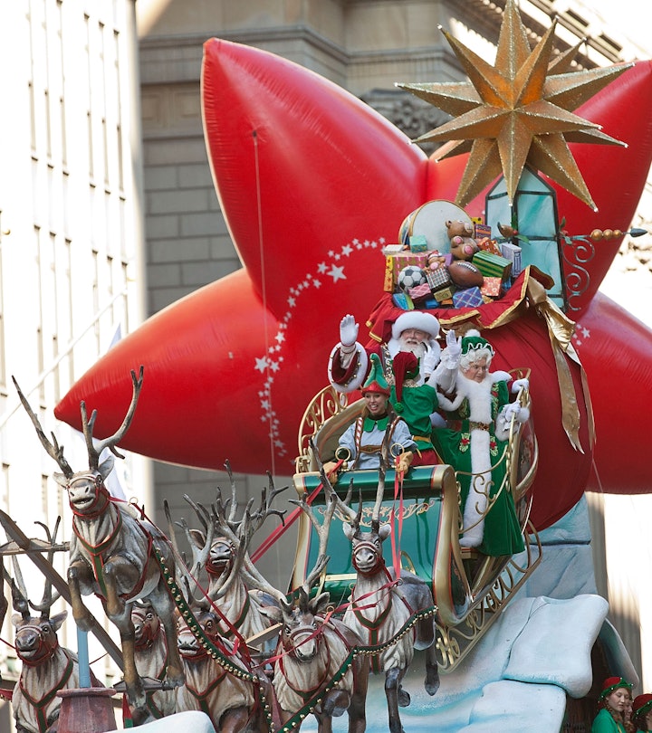 NEW YORK, NY - NOVEMBER 24:  Santa Claus attends the Macy's Legendary Thanksgiving Day Parade on Nov...