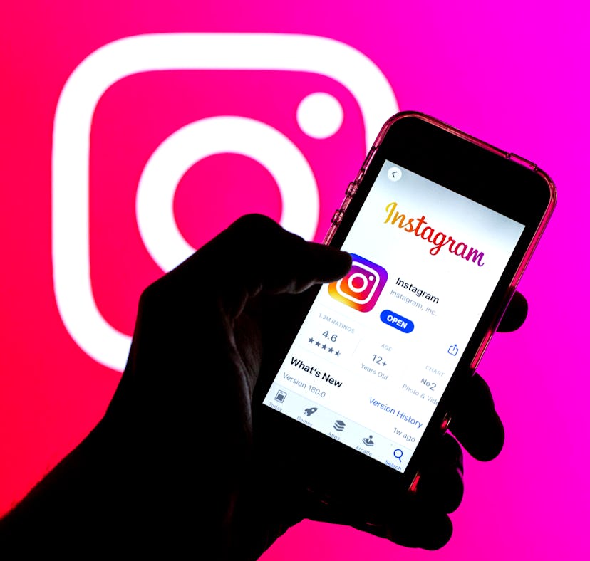 Why don't I have Instagram Story's Link sticker? Try these fixes
