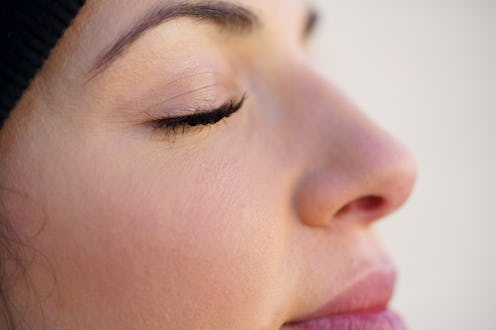 close up picture of woman's face