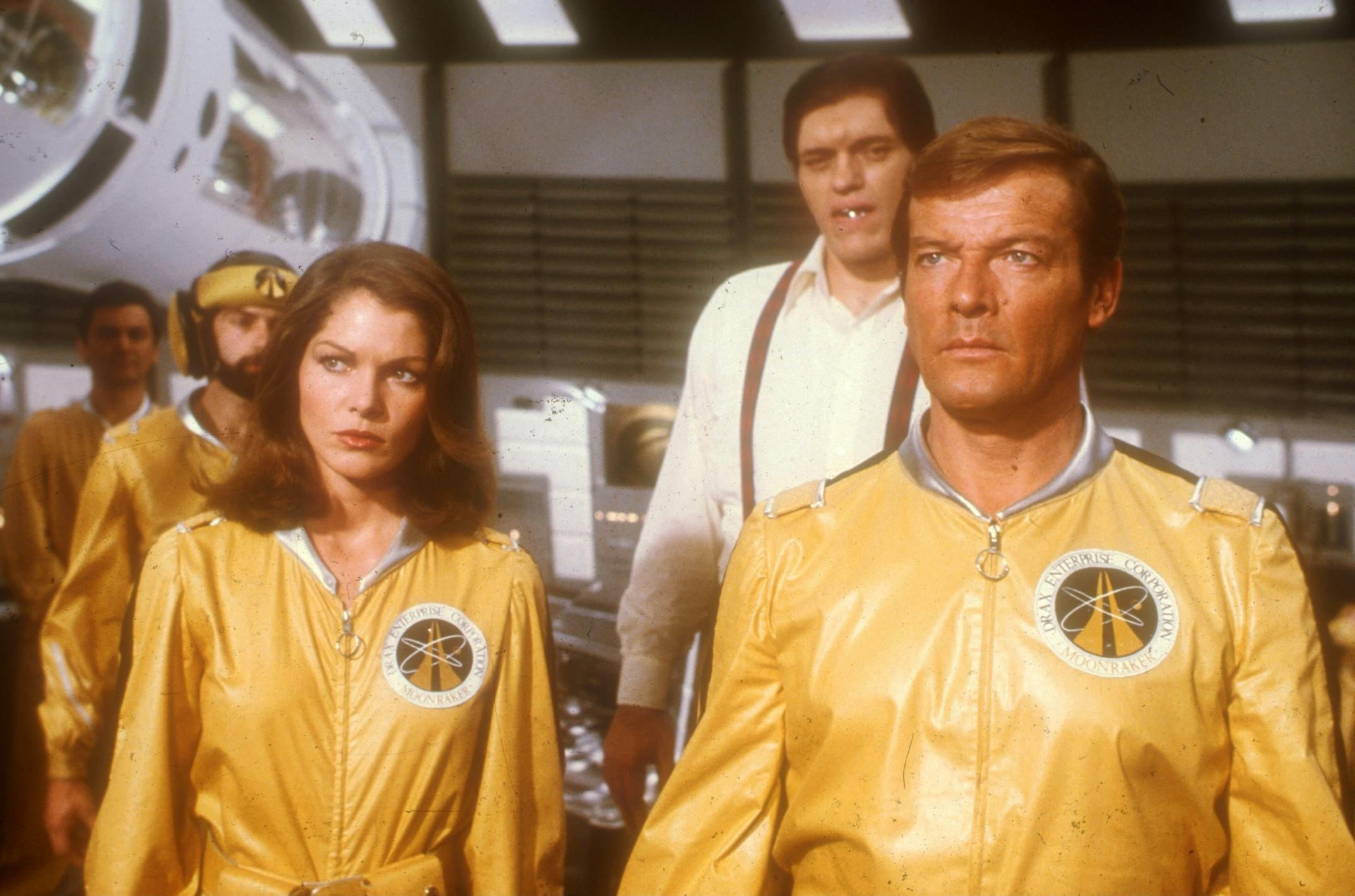 Roger Moore (r.), Lois Chiles, Richard Kiel, bei den Dreharbeiten zum &ldquo;James-Bond&rdquo;-Film &ldquo;Moonraker&rdquo;,&hellip;