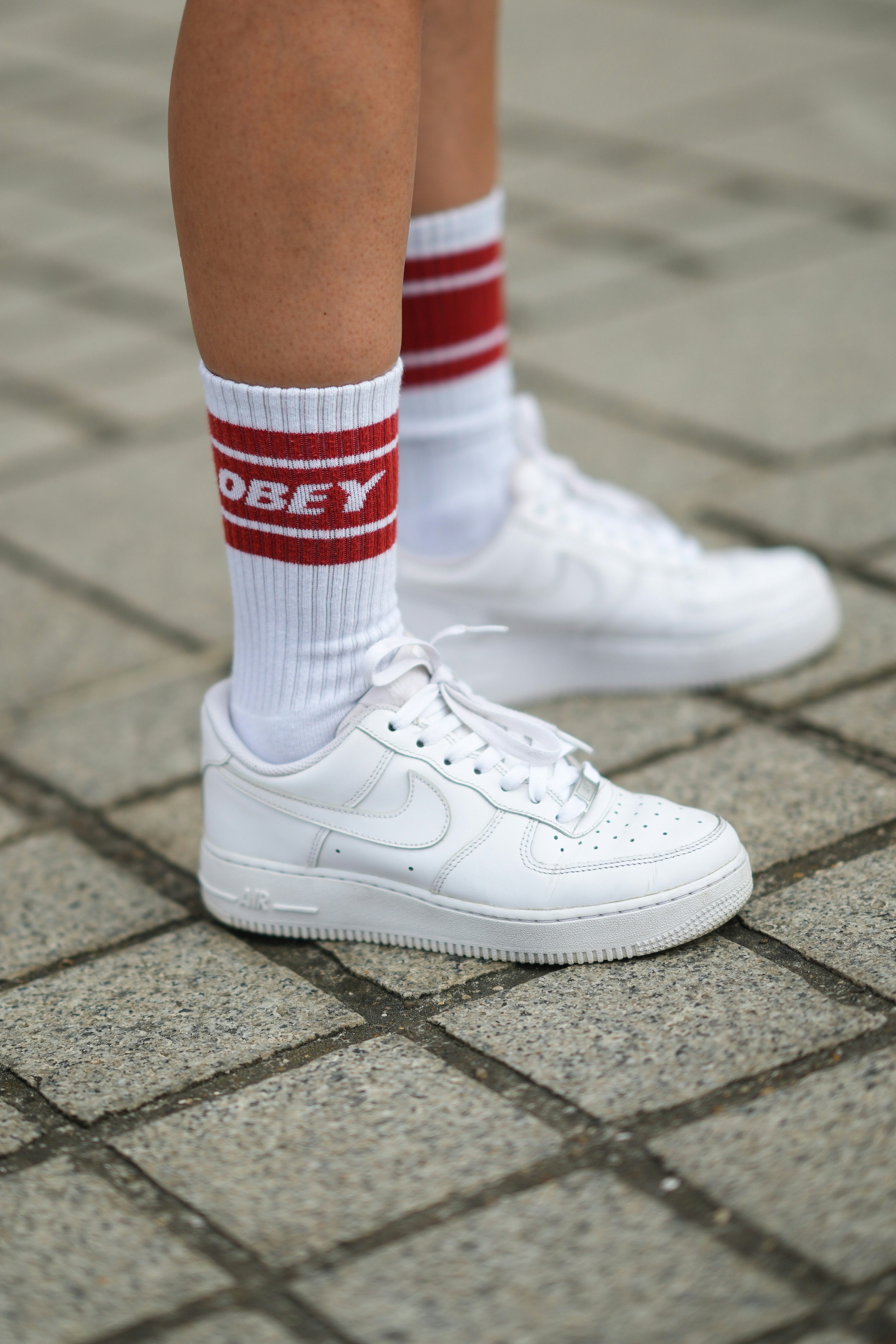 white nike socks with air forces
