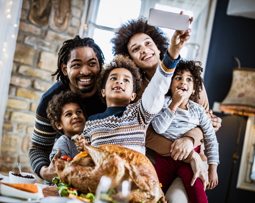 These ideas for Thanksgiving family pictures can make your photos the best yet.