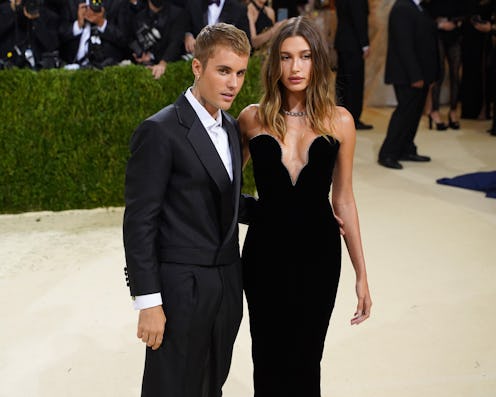 NEW YORK, NEW YORK - SEPTEMBER 13: Justin Bieber and Hailey Bieber attend 2021 Costume Institute Ben...