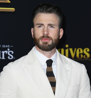 This Selena Gomez and Chris Evans' dating rumor is taking on a life of its own.