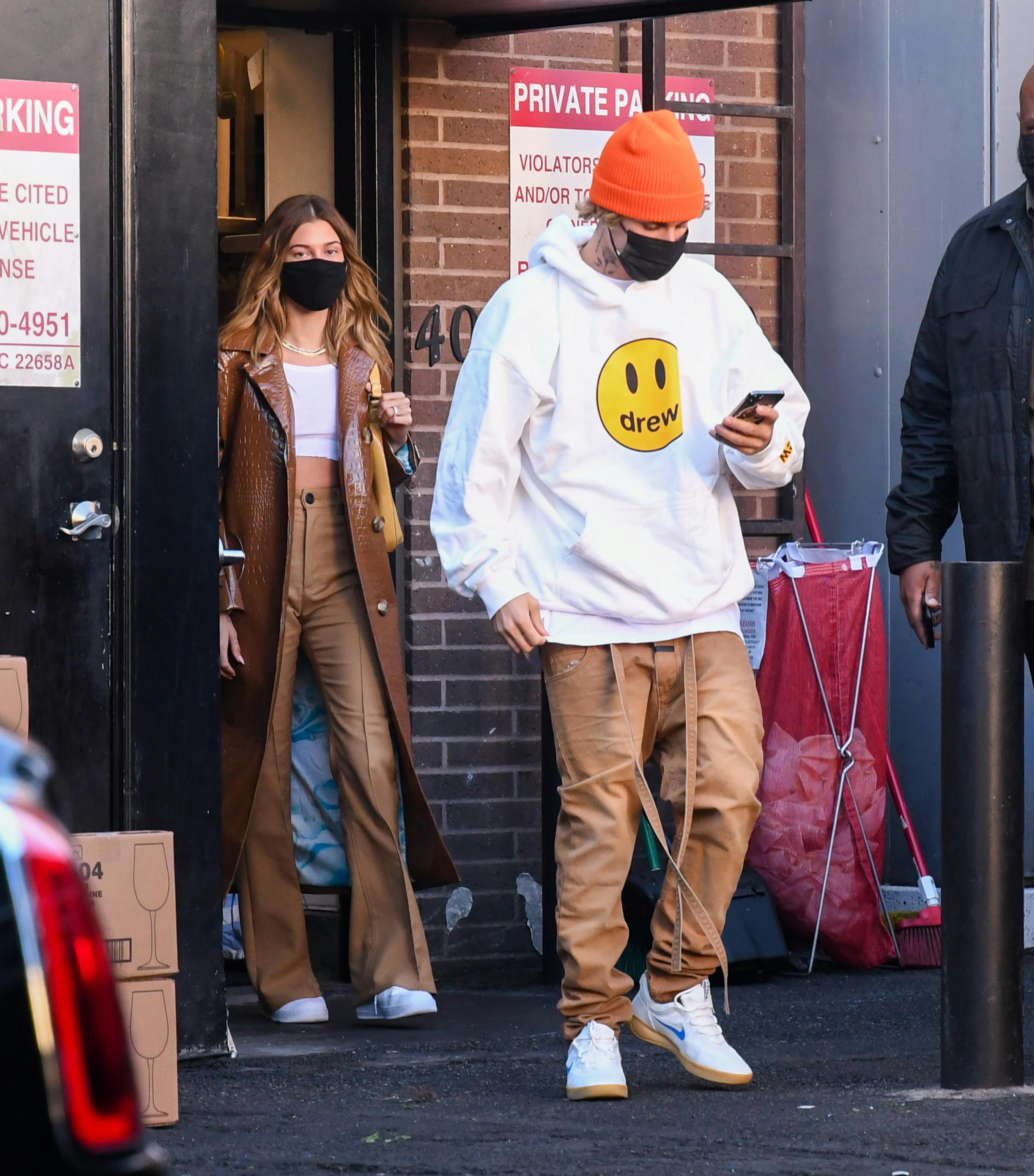 See 5 Hailey Bieber &amp; Justin Bieber photos of matching date outfits, from red carpets to restaurants&hellip;