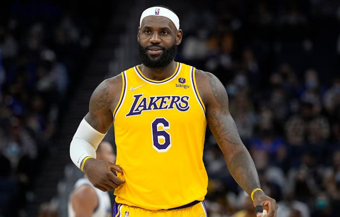 SAN FRANCISCO, CALIFORNIA - OCTOBER 08: LeBron James #6 of the Los Angeles Lakers looks on against t...