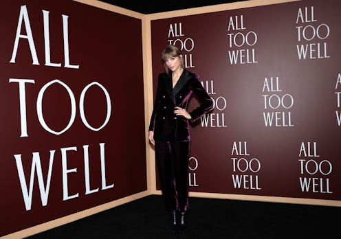 NEW YORK, NEW YORK - NOVEMBER 12: Taylor Swift attends the "All Too Well" New York Premiere on Novem...