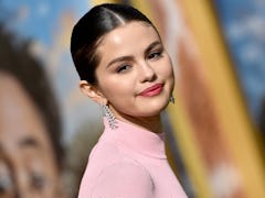 Selena Gomez at the premiere of "Dolittle." In November 2021, Gomez may have worn Chris Evans' "Kniv...