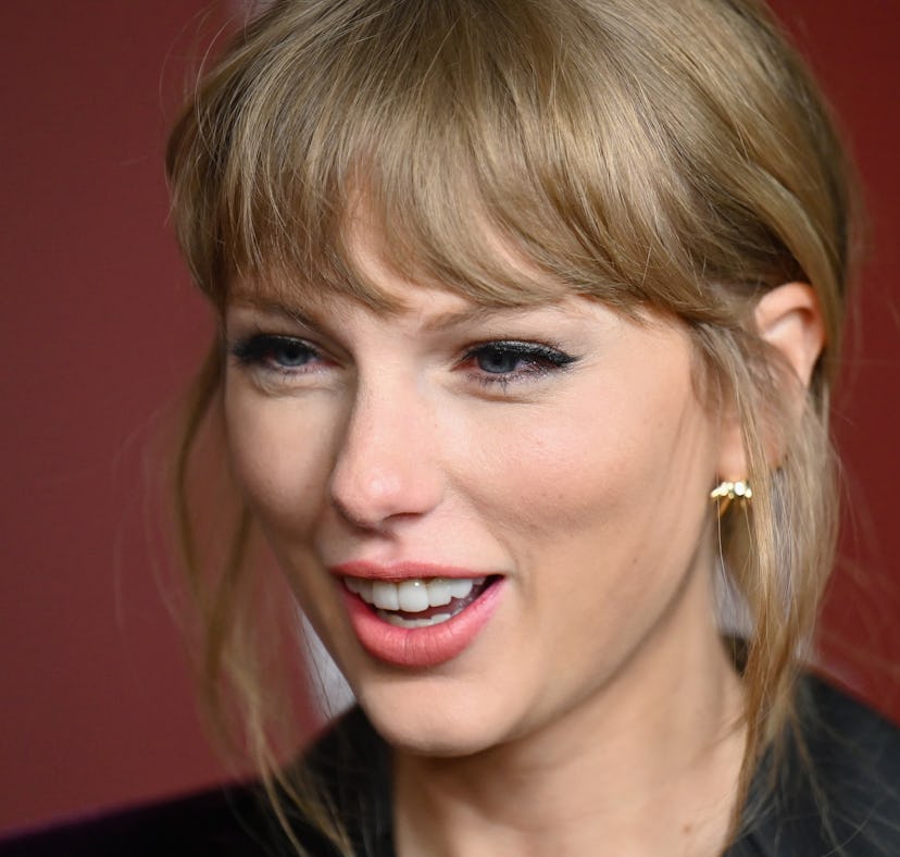 Taylor Swift attends the "All Too Well" premiere at AMC Lincoln Square on November 12, 2021 in New Y...