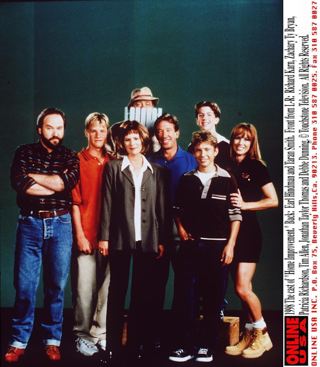 385689 01 : 1998 The cast of "Home Improvement." Back: Earl Hindman and Taran Smith. Front from L-R:...