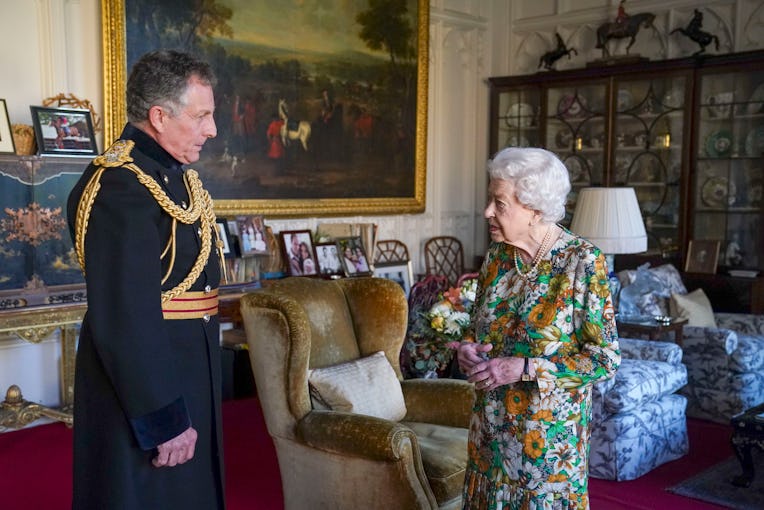WINDSOR, ENGLAND - NOVEMBER 17: Queen Elizabeth II receives General Sir Nick Carter, Chief of the De...