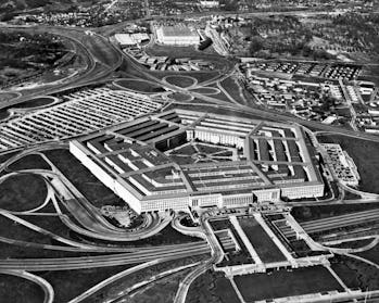 1960s AERIAL VIEW OF ARMY PENTAGON AND NAVY ANNEX ARLINGTON VIRGINIA USA  (Photo by H. Armstrong Rob...