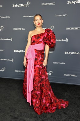 Kate Hudson wears Carolina Herrera at the 2021 Baby2Baby Gala.