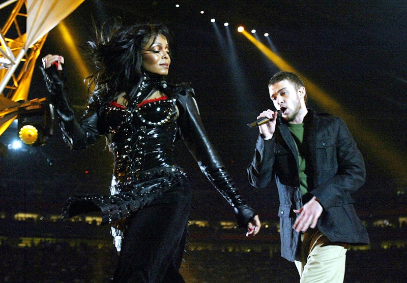 HOUSTON, UNITED STATES:  Janet Jackson and Justin Timberlake perform at half-time at Super Bowl XXXV...
