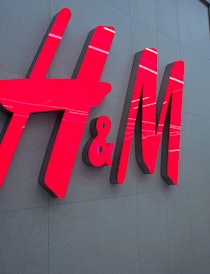 The H&M Black Friday 2021 sale starts early for loyalty members with up to 50% off on home decor dea...
