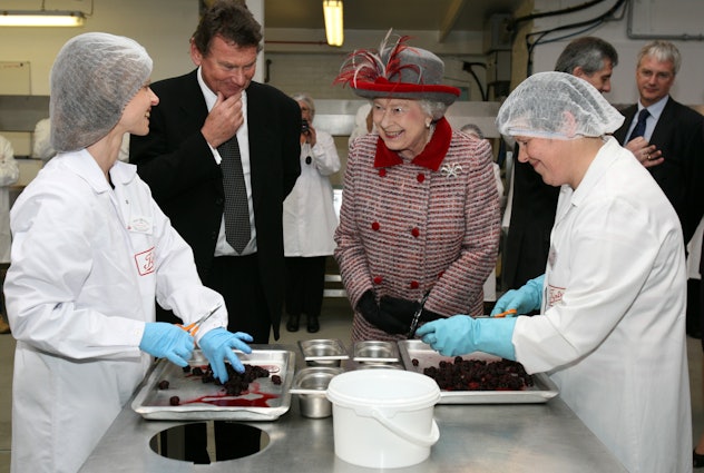 Queen Elizabeth loves to bring the figgy pudding.