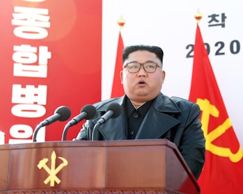 Le dictateur nord-coréen Kim Jong-un lors de l'inauguration des travaux pour la construction de l'hô...