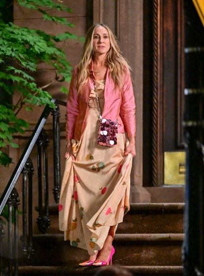 WornOnTV: Carrie's pink metallic bag on And Just Like That