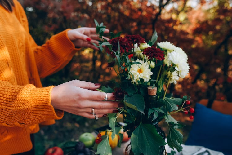 If you're decorating for Thanksgiving or Friendsgiving, use these affordable TikTok Thanksgiving dec...