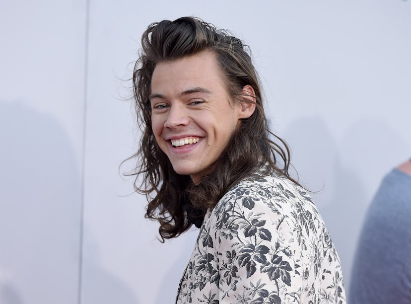 Harry Styles, who helped one of his fans come out to her mom at one of his concerts, arrives at the ...