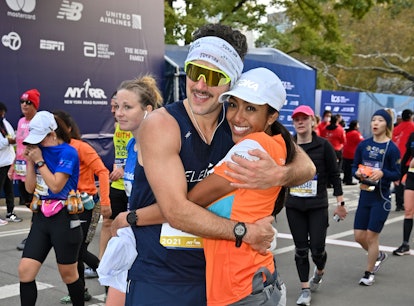 Tayshia Adams & Zac Clark's body language at the New York City Marathon speaks to their emotionally ...