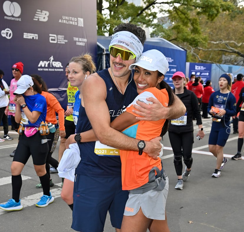 Tayshia Adams & Zac Clark's body language at the New York City Marathon speaks to their emotionally ...