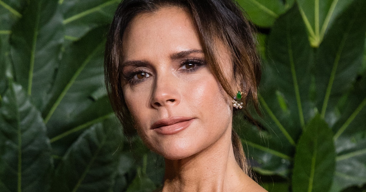 Victoria Beckham's Beauty Routine Includes A Classic '90s Product