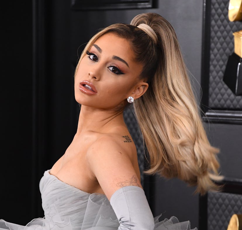 LOS ANGELES, CALIFORNIA - JANUARY 26: Ariana Grande arrives at the 62nd Annual GRAMMY Awards at Stap...