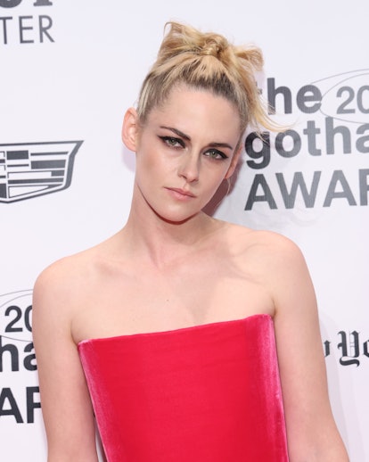 NEW YORK, NEW YORK - NOVEMBER 29: Kristen Stewart attends the 2021 Gotham Awards at Cipriani Wall St...