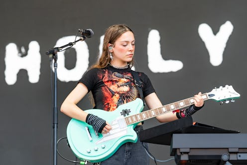 AUSTIN, TEXAS - OCTOBER 10: Holly Humberstone performs during Austin City Limits Music Festival at Z...