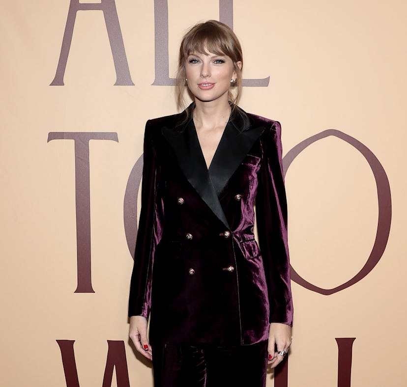 Taylor Swift's 32nd birthday cake included a nod to 'The Little Mermaid.'